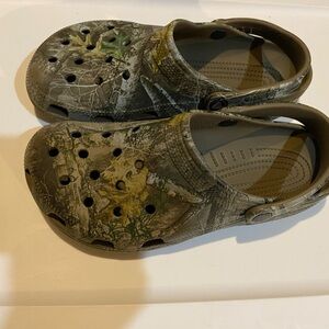 CROCS Men's Camouflage Clogs